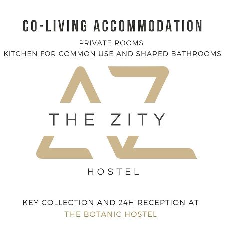 Az The Zity Hostel - Coliving Saragosse Extérieur photo